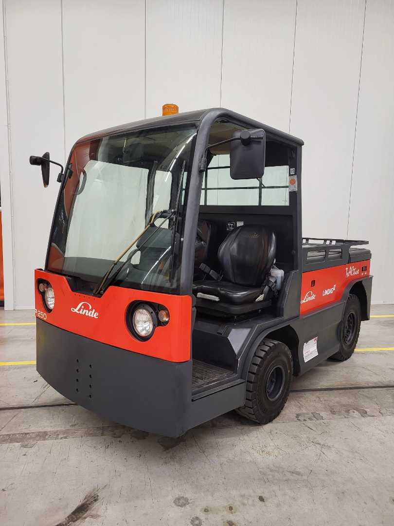 Muletto usato LINDE P250 ELEKTRO SCHLEPPER (13062548)