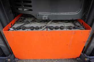 Muletto usato LINDE R 17 X 116-03 ELEKTRO SCHUBMASTSTAPLER (13076329)
