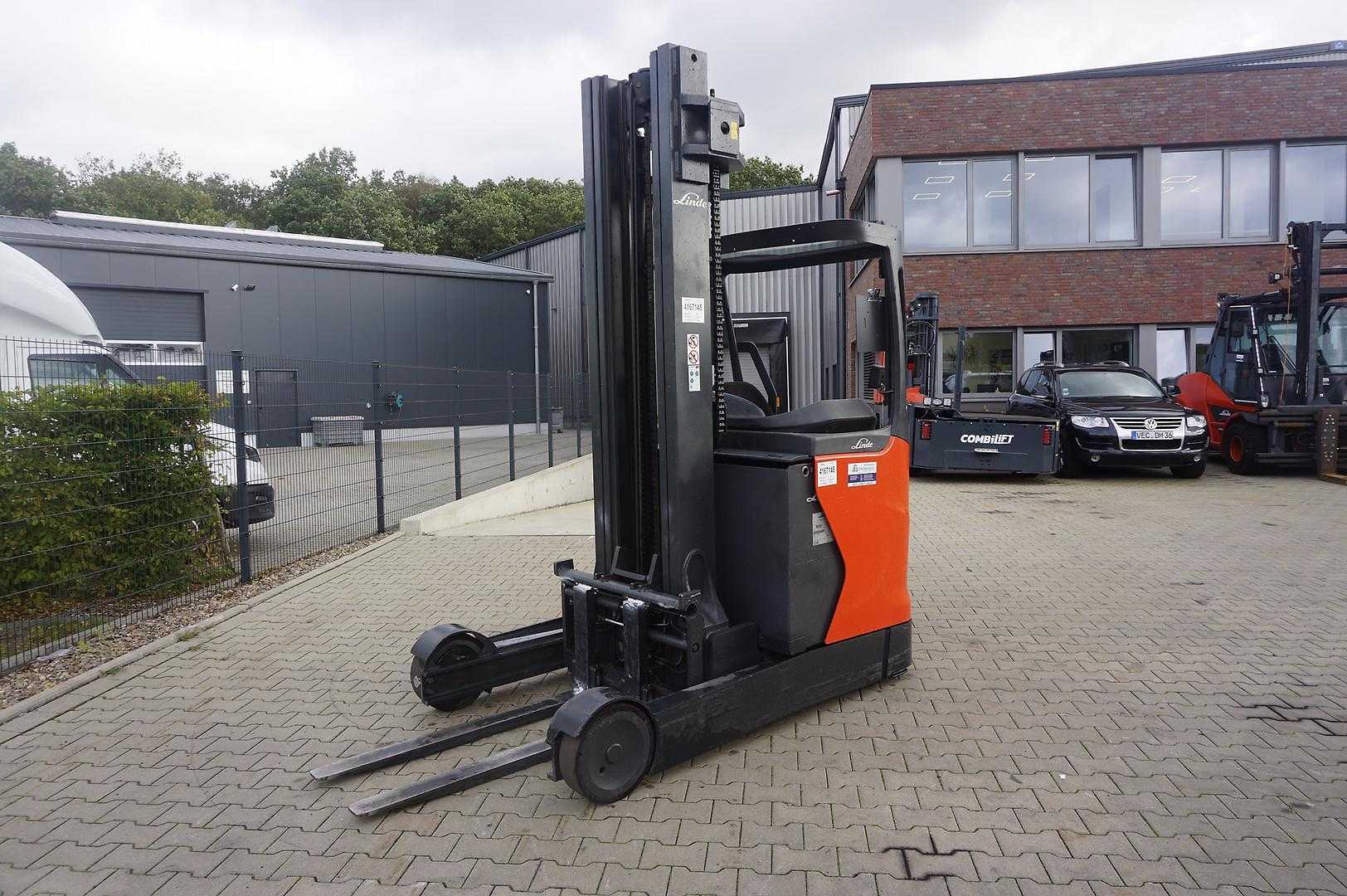 Muletto usato LINDE R 25-01 - Nur 3.971 Stunden ELEKTRO SCHUBMASTSTAPLER (13064805)
