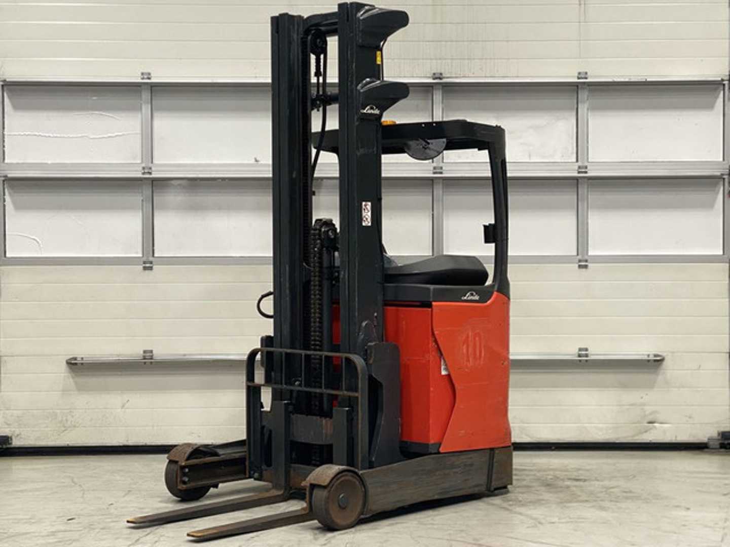Muletto usato LINDE R10B-01 ELEKTRO SCHUBMASTSTAPLER (12975234)