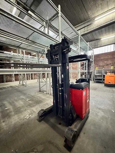 Muletto usato LINDE R12 CS - 115 - 06 ELEKTRO SCHUBMASTSTAPLER (12986348)