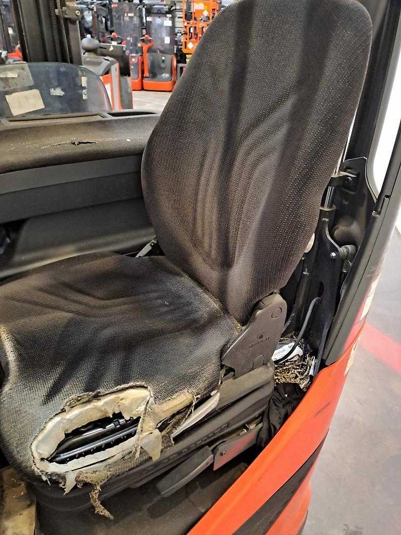 Muletto usato LINDE R14 ELEKTRO SCHUBMASTSTAPLER (13017701)