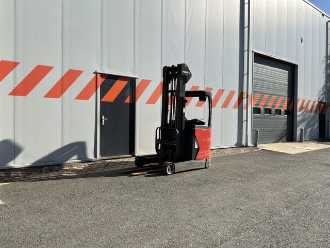 Muletto usato LINDE R16-01 ELEKTRO SCHUBMASTSTAPLER (13074116)