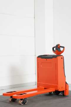Muletto usato LINDE T 16 1152 ELEKTRO NIEDERHUBWAGENDEICHSEL (13047532)