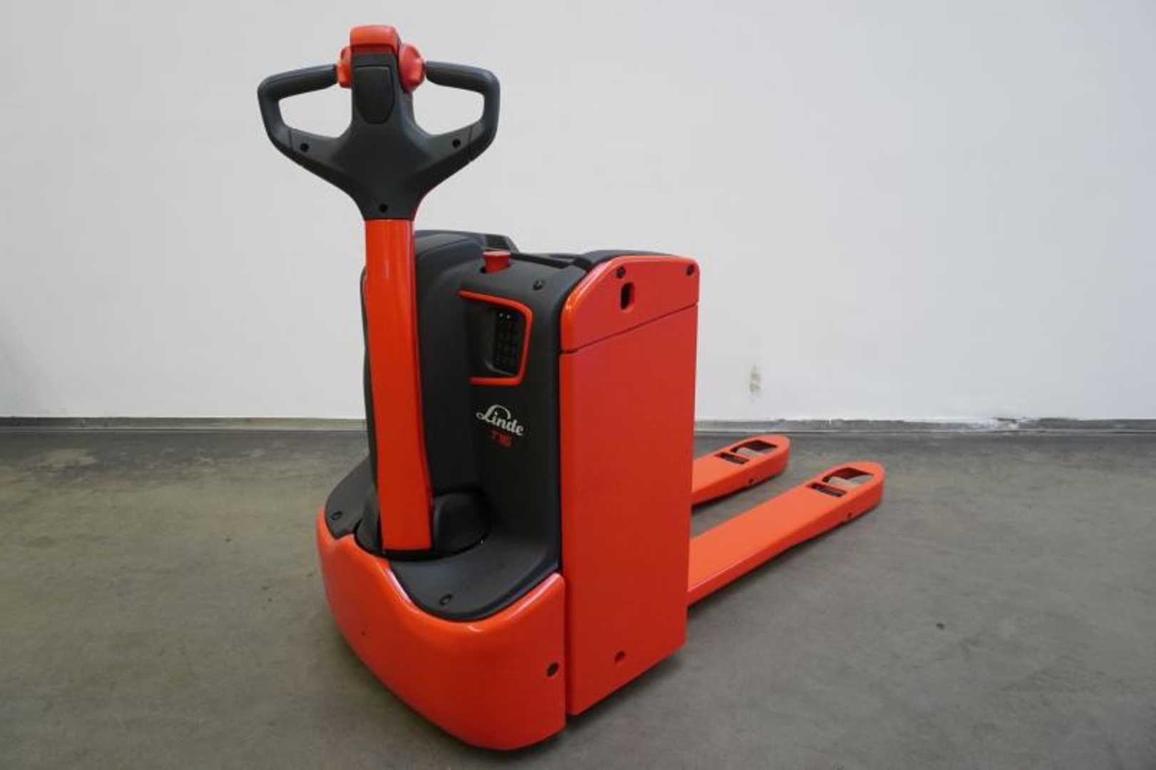 Muletto usato LINDE T 16 1155-00 ELEKTRO NIEDERHUBWAGENDEICHSEL (13070894)