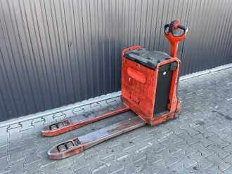 Muletto usato LINDE T18 ELEKTRO NIEDERHUBWAGENDEICHSEL (13041618) backdrop