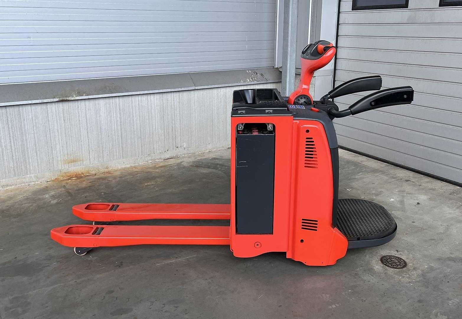 Muletto usato LINDE T20AP - 131 ELEKTRO NIEDERHUBWAGENDEICHSEL (13055664)