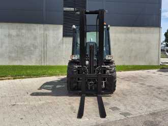 Muletto usato MANITOU MC 30-4 DIESEL GELAENDESTAPLER (13075618) backdrop
