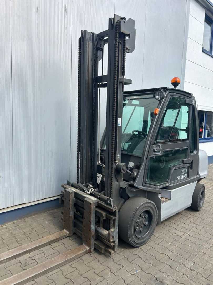 Muletto usato NISSAN YG1D2A300 DIESEL VIERRADFRONTSTAPLER (13061212)