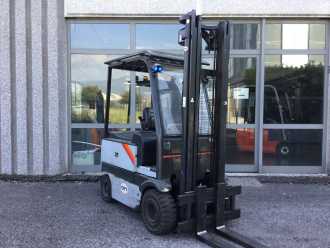 Muletto usato OM EU 20 ELEKTRO VIERRADFRONTSTAPLER (13069674) backdrop