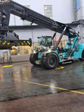 Muletto usato SMV SC4537TC5 DIESEL REACHSTACKER (13033891) backdrop