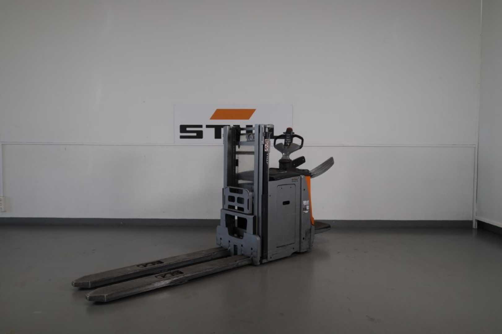 Muletto usato STILL EXD-SF20 ELEKTRO HOCHHUBWAGENFAHRERSTAND (13046952)