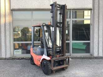 Muletto usato TOYOTA 02-7FDF15 DIESEL VIERRADFRONTSTAPLER (12994605) backdrop