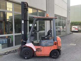 Muletto usato TOYOTA 02-7FDF15 DIESEL VIERRADFRONTSTAPLER (12994605)