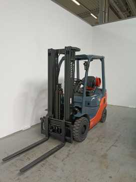 Muletto usato TOYOTA 02-8FGF18 *sofort verfügbar* GAS VIERRADFRONTSTAPLER (13067888) backdrop