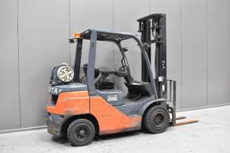 Muletto usato TOYOTA 02-8FGF25 /58300/ GAS VIERRADFRONTSTAPLER (13069549)