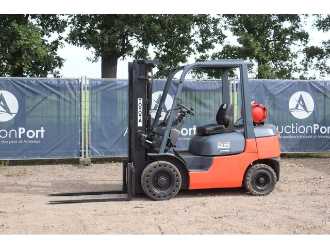 Muletto usato TOYOTA 42-7FGF25 GAS VIERRADFRONTSTAPLER (13065065) backdrop