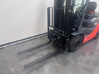Muletto usato TOYOTA 42-8 FDF 18 DIESEL VIERRADFRONTSTAPLER (13001770)