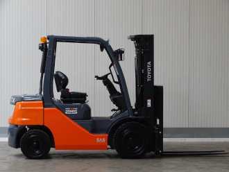 Muletto usato TOYOTA 52-8FDF25 - DEMO - TRIPLEX DIESEL VIERRADFRONTSTAPLER (13067158)