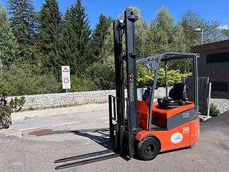 Muletto usato TOYOTA 7FBEST15 - 4510mm ELEKTRO DREIRADFRONTSTAPLER (13069375) backdrop