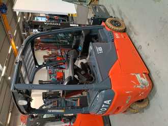 Muletto usato TOYOTA 8FBE16T ELEKTRO DREIRADFRONTSTAPLER (13027333) backdrop