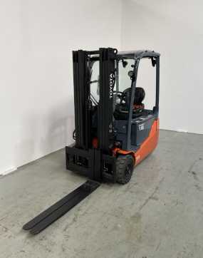 Muletto usato TOYOTA 8FBE16T ELEKTRO DREIRADFRONTSTAPLER (13059060) backdrop