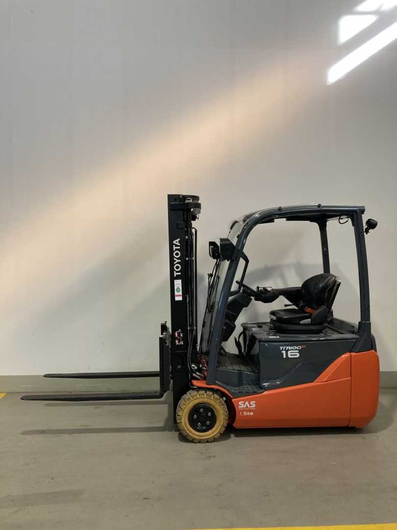 Muletto usato TOYOTA 8FBE16T *sofort verfügbar* ELEKTRO DREIRADFRONTSTAPLER (13063056)