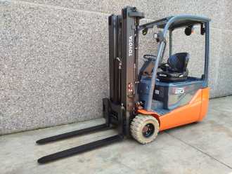 Muletto usato TOYOTA 8FBE20T ELEKTRO DREIRADFRONTSTAPLER (13061347) backdrop