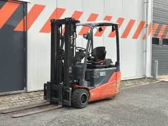 Muletto usato TOYOTA 8FBE20T ELEKTRO DREIRADFRONTSTAPLER (13073800) backdrop