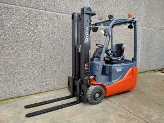 Muletto usato TOYOTA 8FBEK16T Litio ELEKTRO DREIRADFRONTSTAPLER (13037128) backdrop