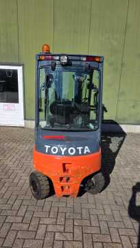 Muletto usato TOYOTA 8FBMT18 ELEKTRO VIERRADFRONTSTAPLER (13073293)