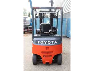 Muletto usato TOYOTA 8FBMT25 ELEKTRO VIERRADFRONTSTAPLER (13063423)