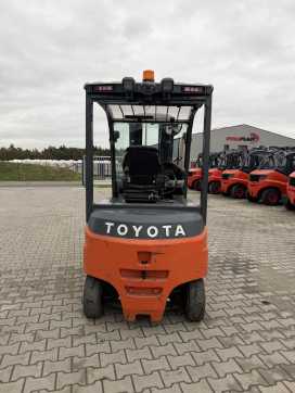 Muletto usato TOYOTA 8FBMT35 ELEKTRO VIERRADFRONTSTAPLER (13075631)