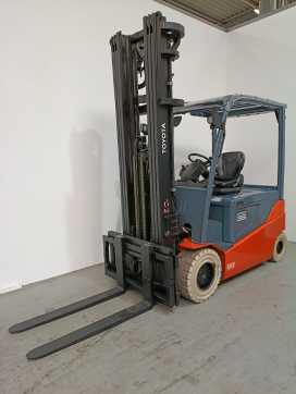 Muletto usato TOYOTA 8FBMT35 *sofort verfügbar* ELEKTRO VIERRADFRONTSTAPLER (13063073) backdrop