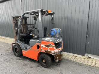 Muletto usato TOYOTA 8FGF20 GAS VIERRADFRONTSTAPLER (12989923)