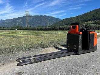 Muletto usato TOYOTA 8L0P25P - 2400mm ELEKTRO NIEDERHUBWAGENFAHRERSTAND (13057525)
