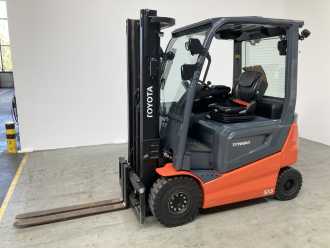 Muletto usato TOYOTA 9FBMK20T ELEKTRO VIERRADFRONTSTAPLER (13040772) backdrop