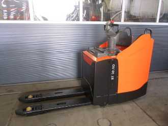 Muletto usato TOYOTA LPE200 ELEKTRO NIEDERHUBWAGENFAHRERSTAND (13075564)