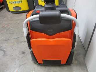Muletto usato TOYOTA LPE220 ELEKTRO NIEDERHUBWAGENFAHRERSTAND (13071608)