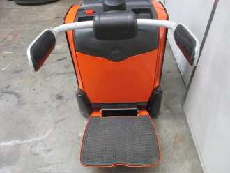 Muletto usato TOYOTA LPE220 ELEKTRO NIEDERHUBWAGENFAHRERSTAND (13071608)