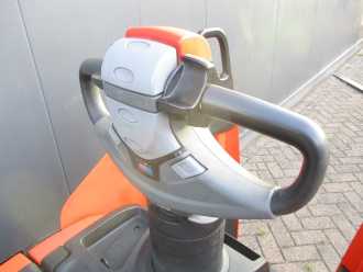 Muletto usato TOYOTA LPE250 ELEKTRO NIEDERHUBWAGENFAHRERSTAND (13071852)