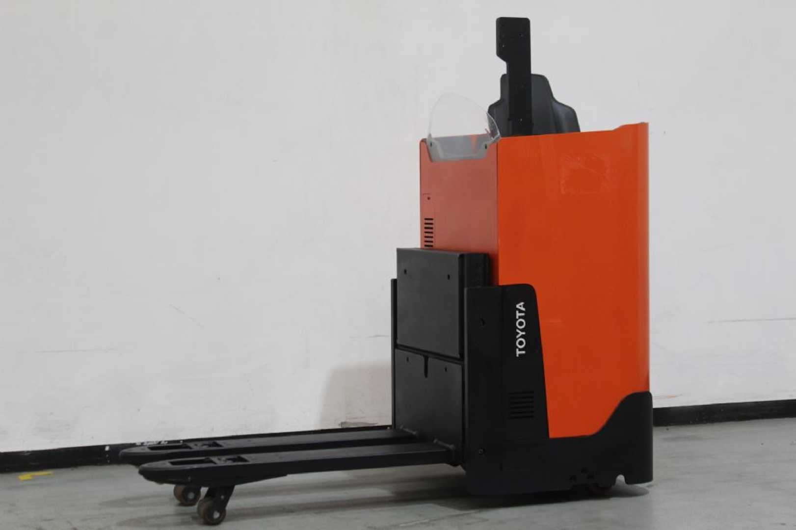 Muletto usato TOYOTA LSI200 ELEKTRO NIEDERHUBWAGENFAHRERSITZ (13006936)