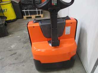 Muletto usato TOYOTA LWE140 ELEKTRO NIEDERHUBWAGENDEICHSEL (13073726)