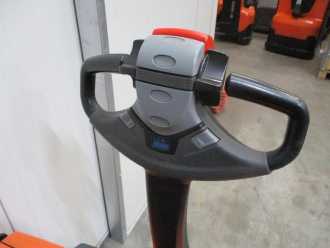 Muletto usato TOYOTA LWE140 ELEKTRO NIEDERHUBWAGENDEICHSEL (13073726)