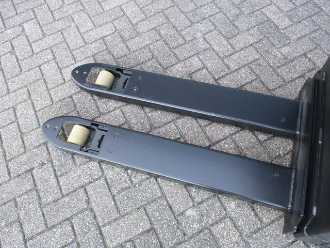 Muletto usato TOYOTA LWE160 ELEKTRO NIEDERHUBWAGENDEICHSEL (13033260)