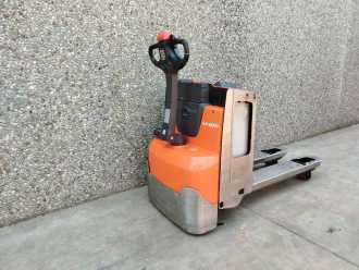 Muletto usato TOYOTA LWE200 Litio ELEKTRO NIEDERHUBWAGENSEMIELEKTRISCH (13067364) backdrop