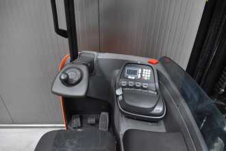 Muletto usato TOYOTA RRE 140 HC /57976/ ELEKTRO SCHUBMASTSTAPLER (13054443)
