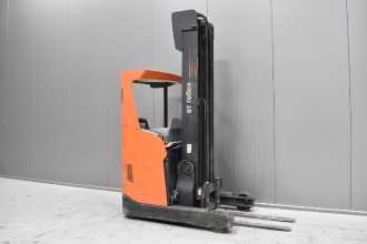 Muletto usato TOYOTA RRE 160 H /58254/ ELEKTRO SCHUBMASTSTAPLER (13066221) backdrop
