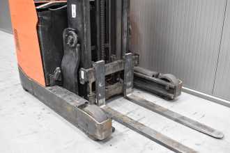 Muletto usato TOYOTA RRE 160 H /58254/ ELEKTRO SCHUBMASTSTAPLER (13066221)