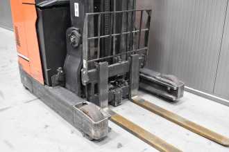 Muletto usato TOYOTA RRE 160 HE /58790/ ELEKTRO SCHUBMASTSTAPLER (13069556)
